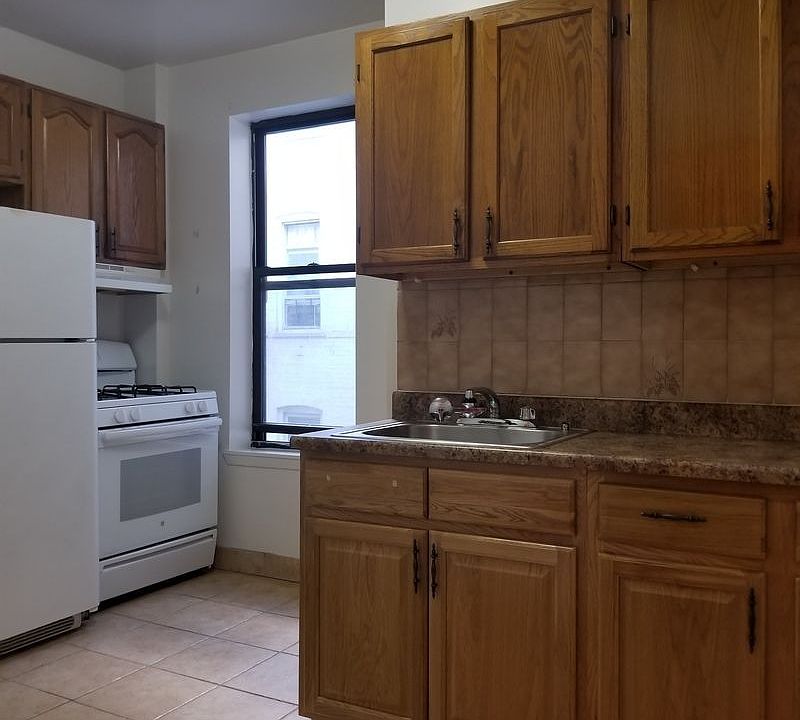 2nd image of 2333 30th Ave APT C6
