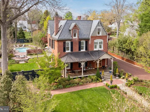 261 Maple Ave, Doylestown, PA 18901