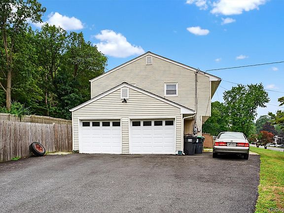3rd image of 100 Birchwood Drive
