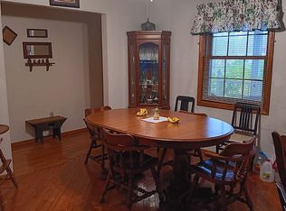 722 Washington St, Elizabeth, WV 26143