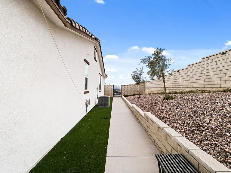 3416 O'Rourke Ave #1 — Photo 33