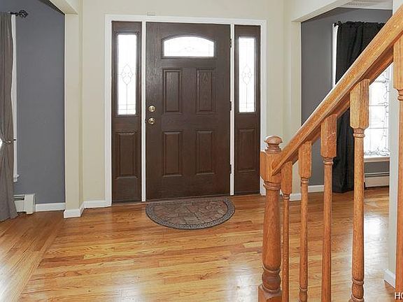 2nd image of 35 Winchester Dr