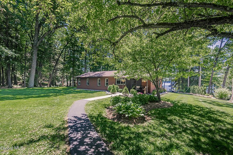 5th image of 7104 Woods End Road