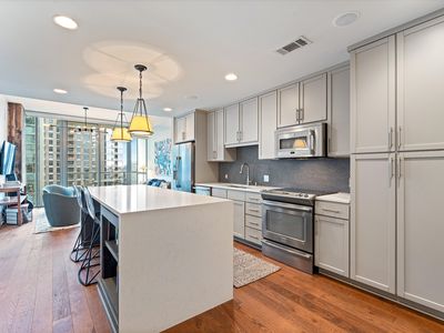 1212 Laurel St APT 906, Nashville, TN, 37203
