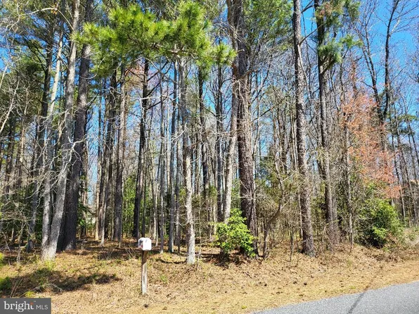 157 S Independence Dr, Montross, VA 22520