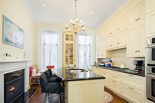 Sold by Douglas Elliman | media 33