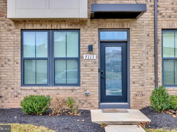 7111 Sollers Point Rd, Baltimore, MD 21222