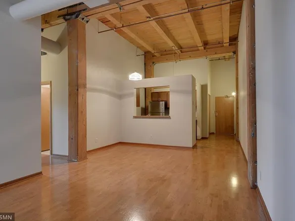 400 1st St N #203, Minneapolis, MN 55401