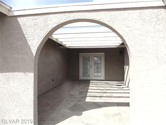 4th image of 4711 Avenida Del Diablo