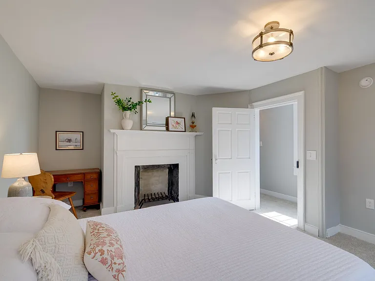 102 Wolfe St — Photo 19