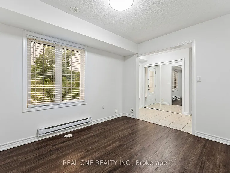 30 Henneberry Ln — Photo 6