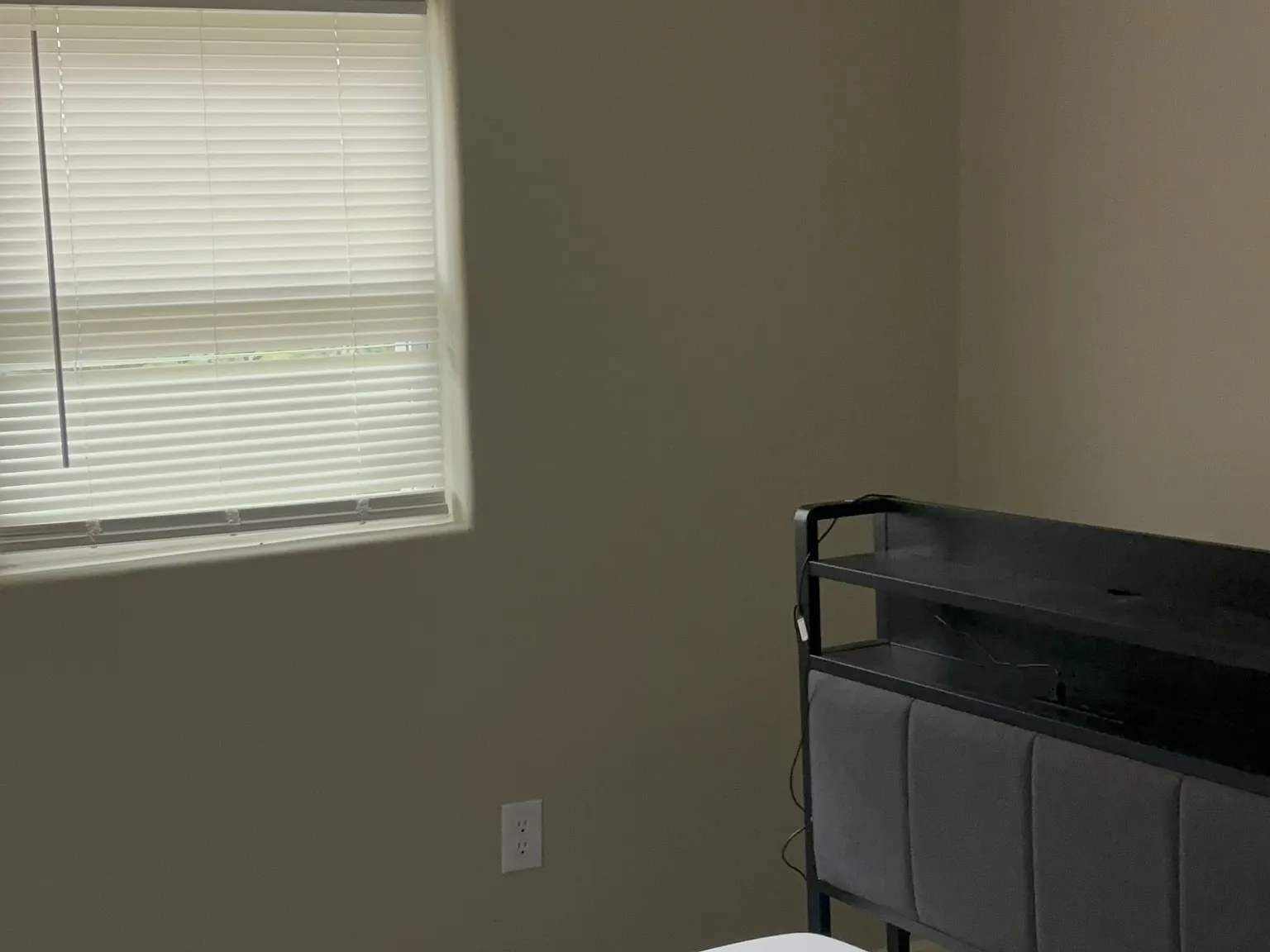 2 bed, 774 sqft, $1,200 — Photo 2