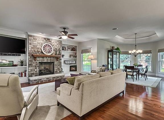 5th image of 42 Morwood Ln