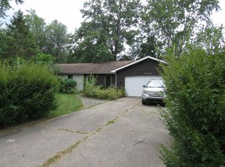 11521 Gongwer Dr, Fort Wayne, IN 46845