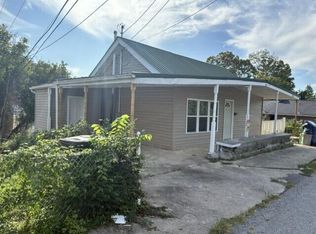 231 Pine St, Paintsville, KY 41240