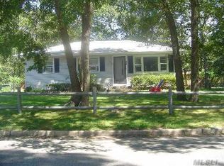 32 Elm Ave, Flanders, NY 11901