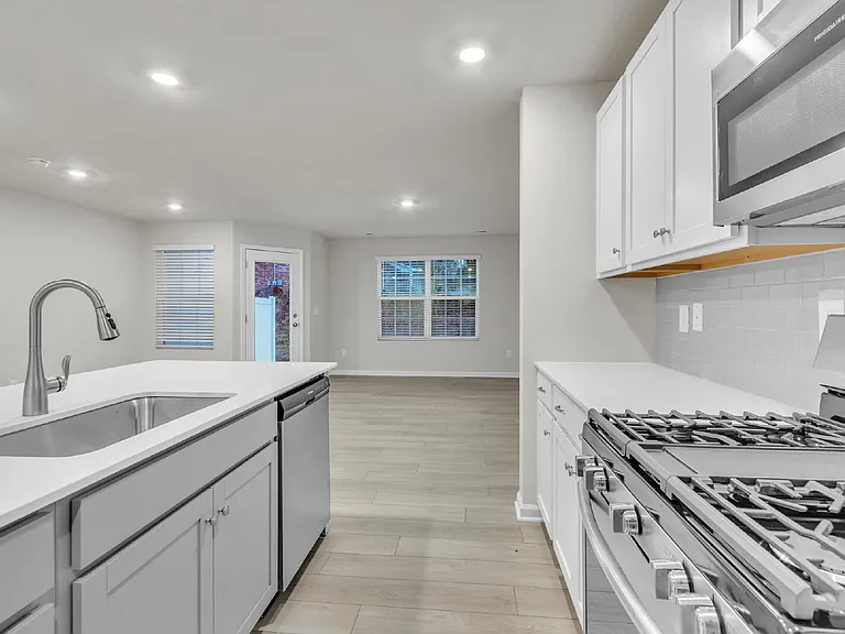 808 Harper St — Photo 13
