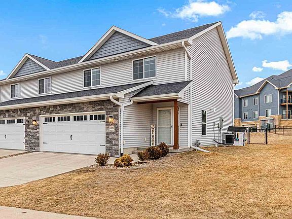 2nd image of 1100 Creekside Dr