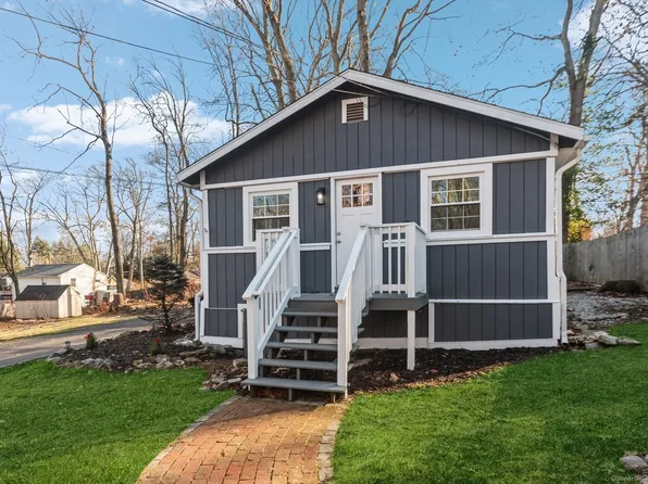 38 Lakeview Drive, Coventry, CT 06238