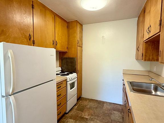 4th image of 2430 Steiner St APT 7