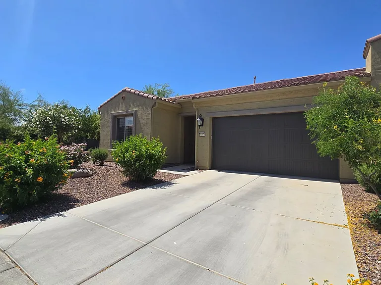 16374 W Amelia Dr — Photo 3