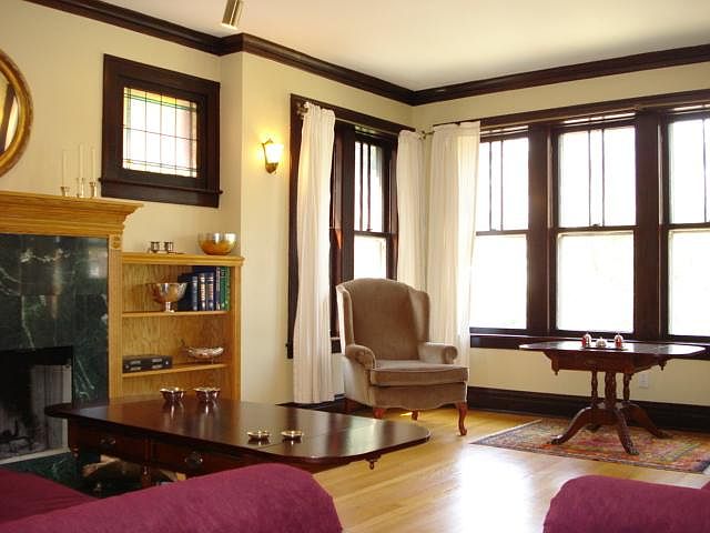 1st image of 2521 W Ainslie St #1