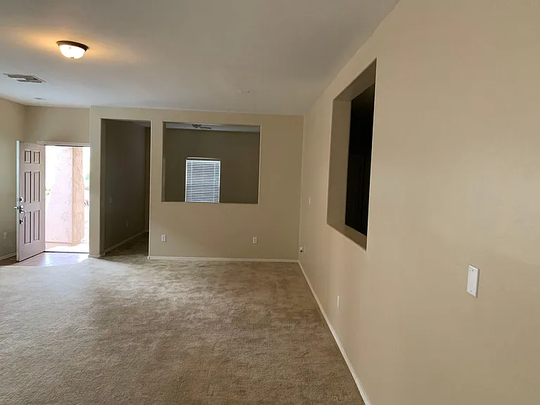 957 W Calle Valenciana — Photo 6