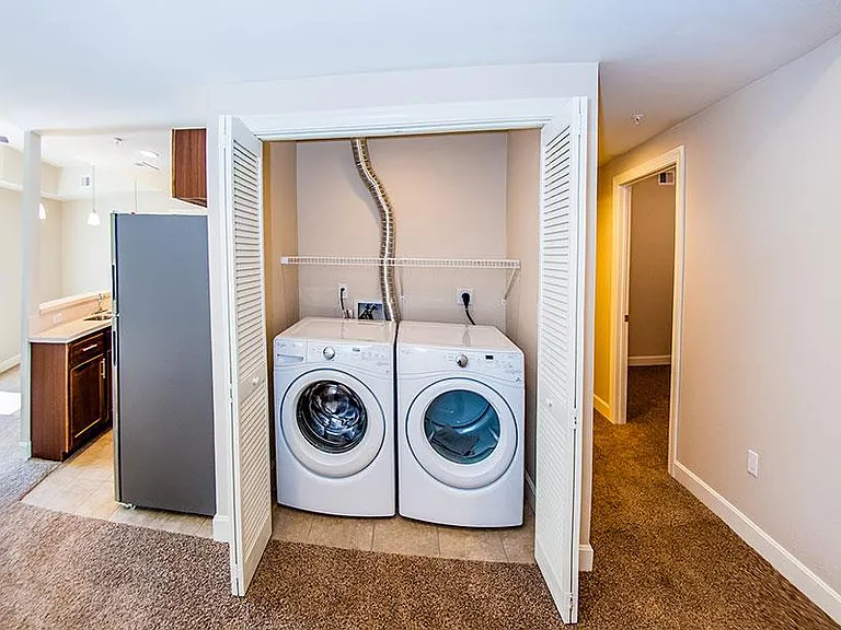Bauer Farms Apartments & Townhomes — Photo 17