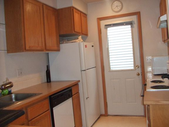 3rd image of 156 Florentia St APT C