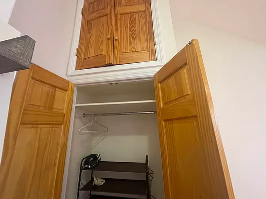 Rented by Meraki Realty LLC | media 7