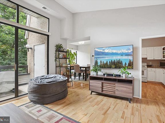 5th image of 11616 Ivystone Ct Unit 5/301A