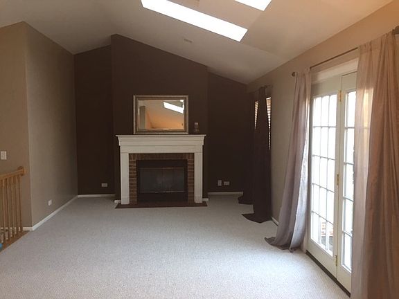 3rd image of 33 Ashburn Ct