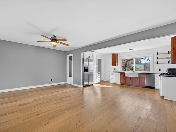4th image of 22347 S River Rd