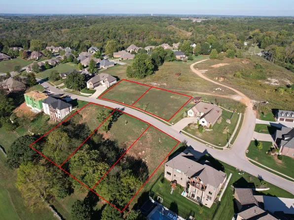 3239 W Bluffview Street, Springfield, MO 65810