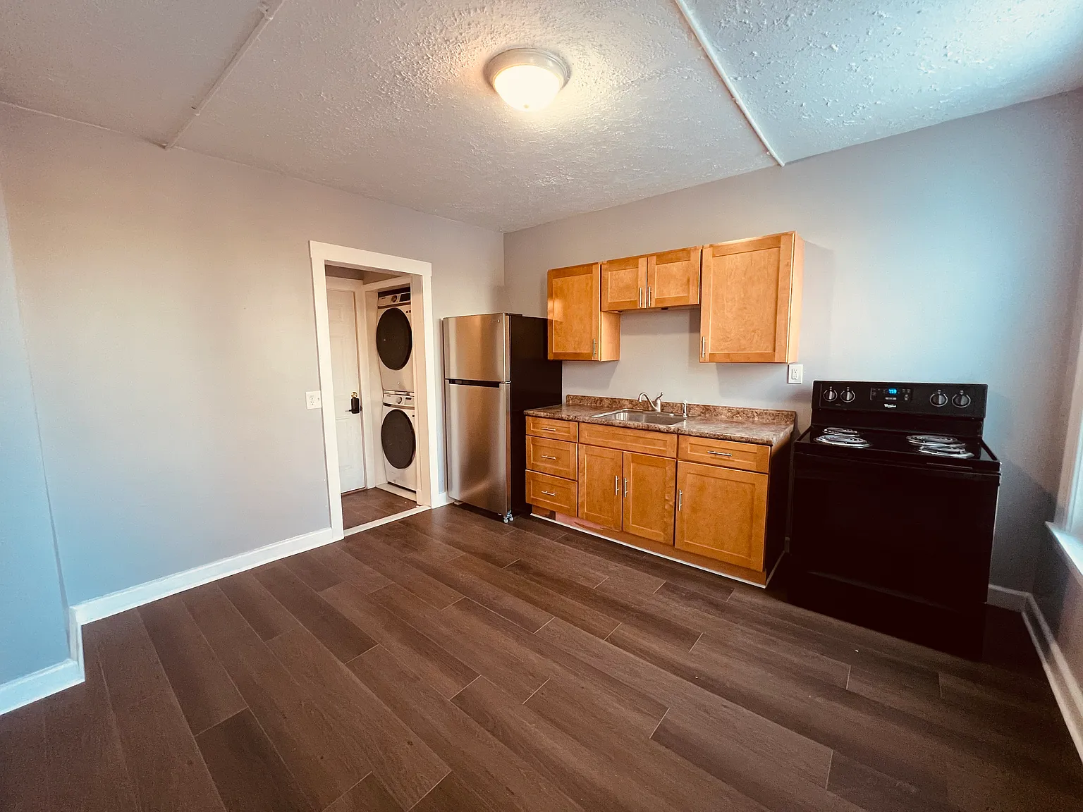 178 Carrington Ave — Photo 1