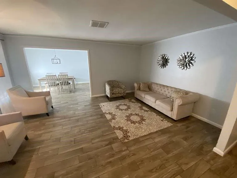 5566 Beechnut St — Photo 2