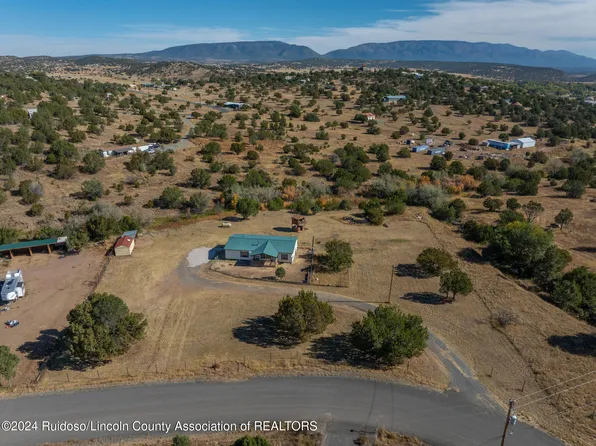 128 View Dr, Capitan, NM 88316
