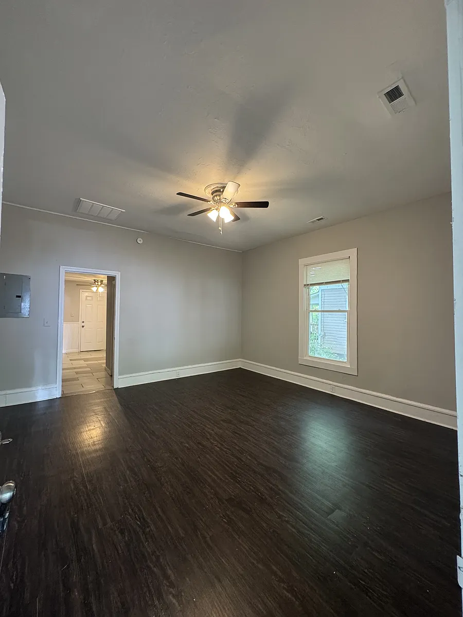 Building Photo - 331 S McLin St SW