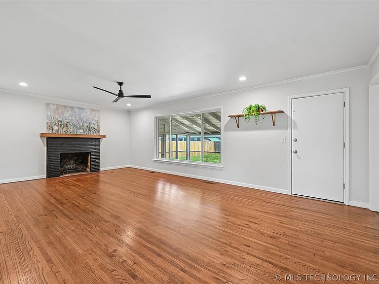 Listing photo 4