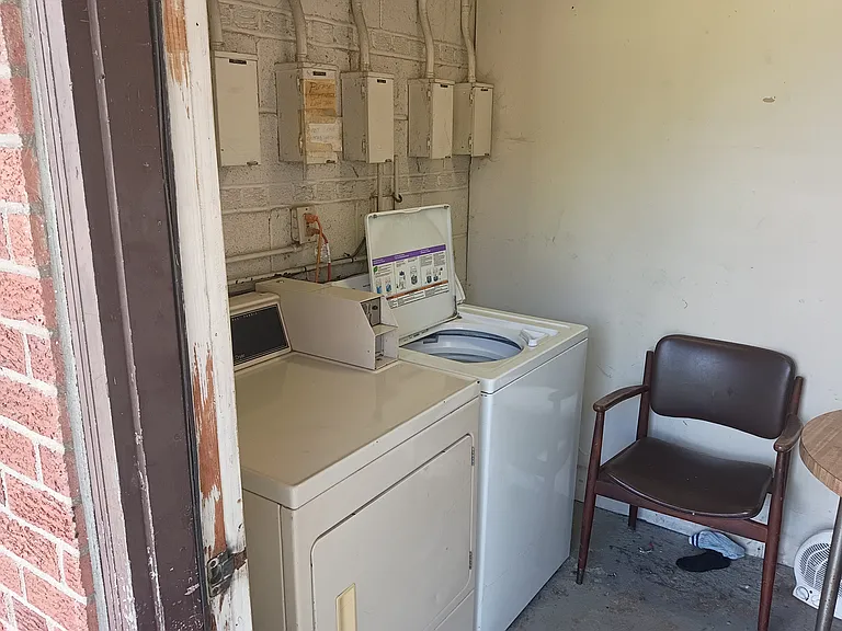 Electric Ave — Photo 18