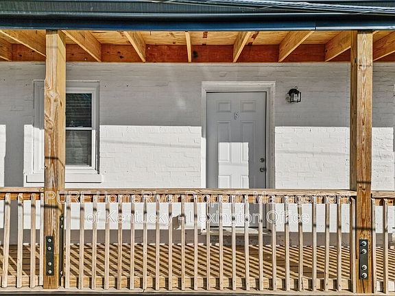 2nd image of 725 E College St Unit 6