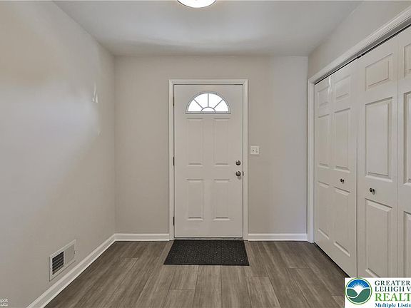 3rd image of 218 N 38th St