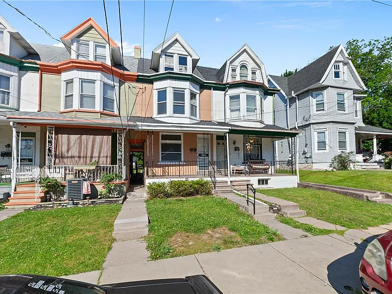 2307 S 5th St — Photo 4