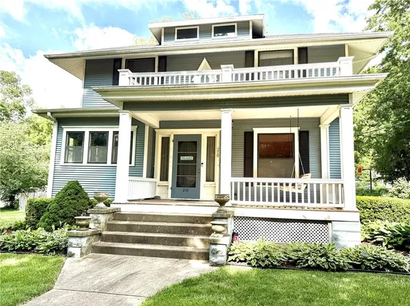 210 N Grand Ave, Maryville, MO 64468