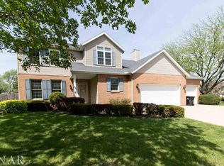 36 Ravenwood Cir, Bloomington, IL 61704
