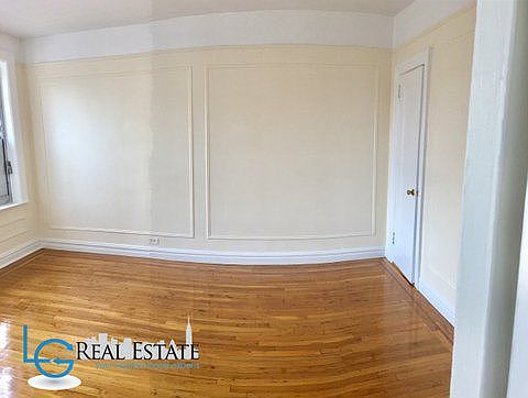2nd image of 4761 Broadway APT 2U