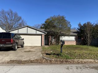 5401 Windy Meadow Dr, Arlington, TX 76017