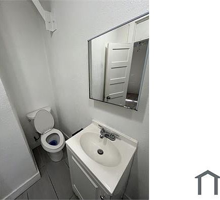 3rd image of 14151 Paramount Blvd APT 7