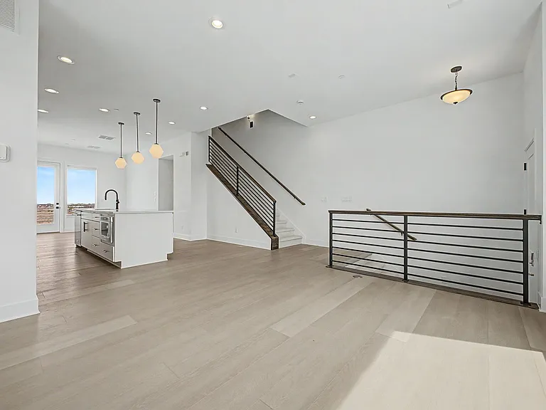 707 Saddle Dr — Photo 17