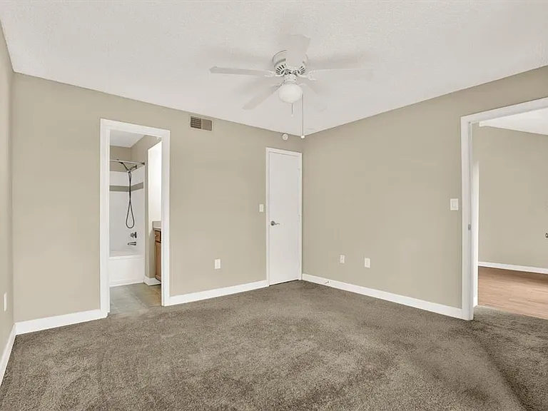 115 112th Ave NE #810 — Photo 15